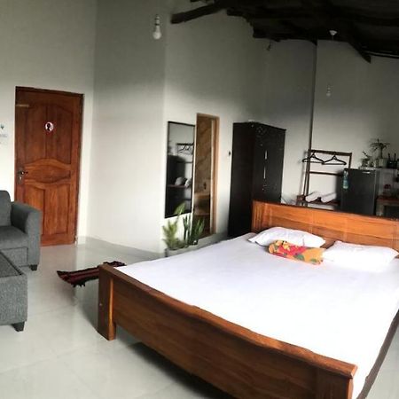S V Homestay Kandy Buitenkant foto