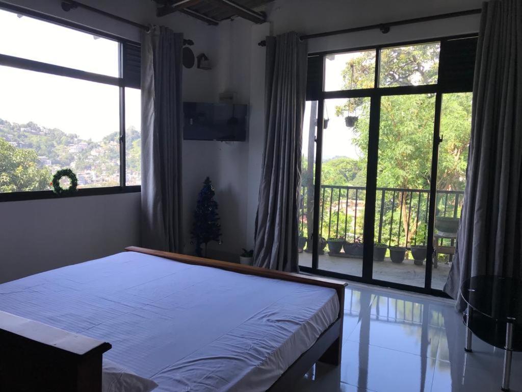 S V Homestay Kandy Buitenkant foto