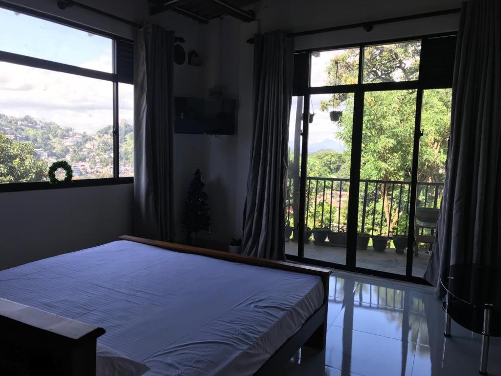 S V Homestay Kandy Buitenkant foto